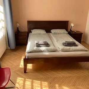 https://budapest-center-a10-aparthotel.inbudapesthotels.com